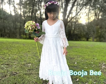 Classic Bohemian lace Christening dress, Exquisite bridesmaid embroidery, V-neck white ivory floral pattern, Flower Girls' First Communion
