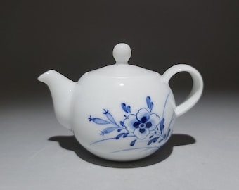 Handmade Korean Chunghwa Baekja White Porcelain Ceramic Teapot - Wild Flower, Gong Fu Cha, Tea Ceremony