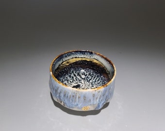 Handmade Hand-Painted Korean Hoeryong Teacup with Gold Paint