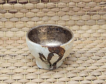 Handmade Charcoal Fired Gold Painted Korean Tea Cup