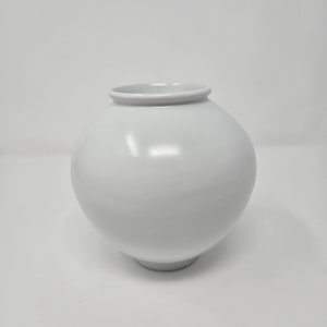Handmade Korean Small Matte Baekja White Porcelain Moon Jar (달 항아리), Pottery, Home Decor