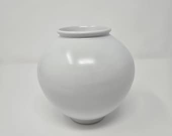 Handmade Korean Small Matte Baekja White Porcelain Moon Jar (달 항아리), Pottery, Home Decor