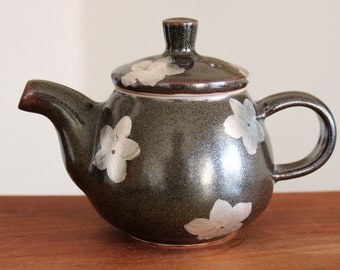 Handmade Korean Shimmery Black Glaze Ceramic Teapot with Flower Patterns