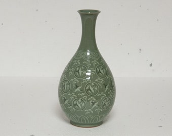 Handmade Korean Ceramic Inlaid Celadon (상감 청자) Joo Byung (주병) Bottle - Cranes and Clouds