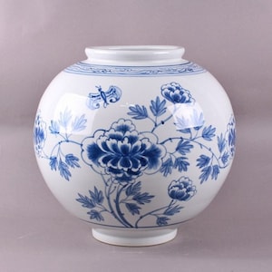 Handmade Korean Baekja Porcelain Moon Jar with ChungHwa Peony Flowers Painting