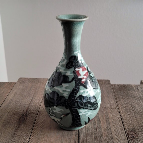 海剛 作　象嵌大壺　高さ43cm 鶴文　大型花瓶　韓国青磁　美品　陶磁器 置物 手作りの韓国象嵌青磁の珠兵壷｜ウー・ジョンイル作、鶴と松を描いた