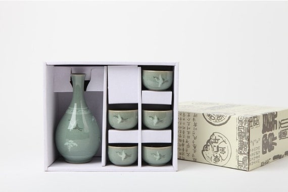 手作り韓国青磁酒器セット：鶴と雲模様（ギフトボックス） - Etsy 日本