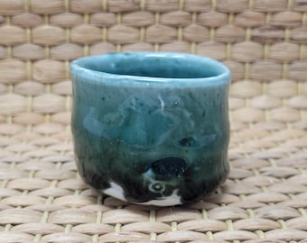 Handmade Charcoal Fired Korean Ceramic Teacup with Oribé Glaze, Gong Fu Cha, Tea Ceremony