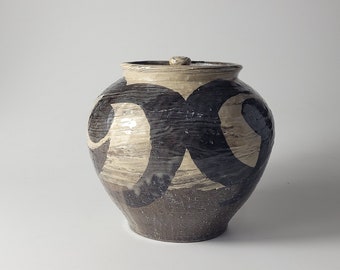 Handmade Korean Chulhwa (Iron Painting) Buncheong Ceramic Tea Caddy for Loose Tea Storage
