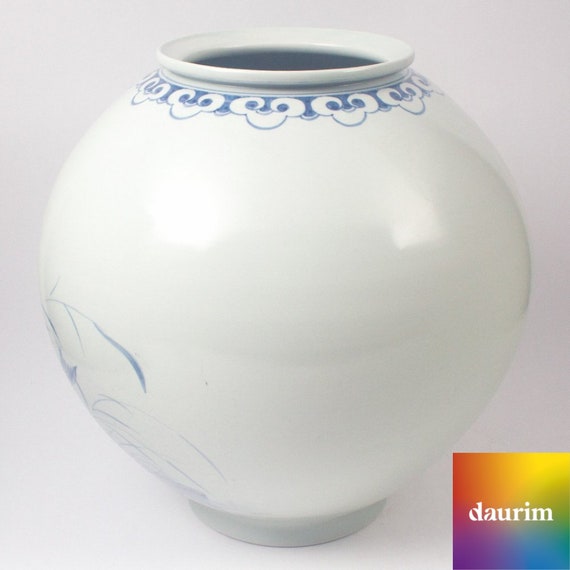 Handmade Korean Baekja White Porcelain Moon Jar With Fish Chunghwa