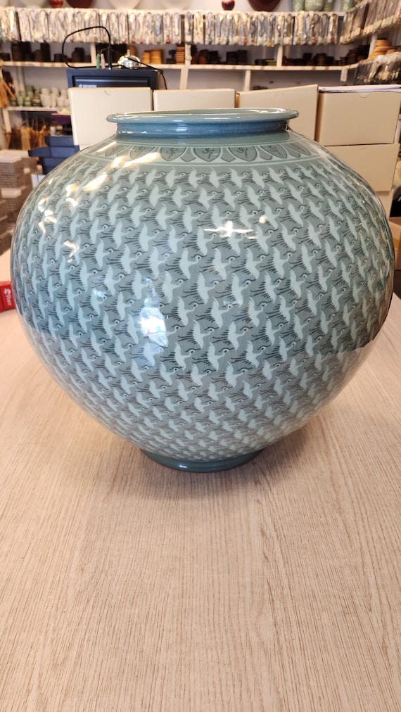 韓国 青磁 石峰陶芸 青磁象嵌印文徳利・石峰窯 茶道具・古道具・古美術