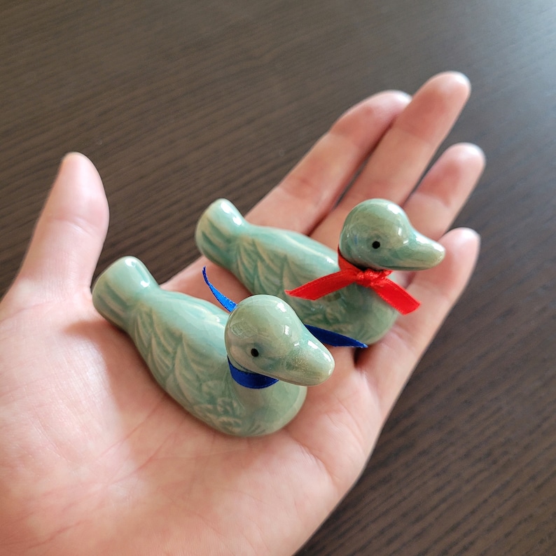 Handgemachte koreanische Miniatur Seladonkeramik-Gänse, Wohnkultur, Hochzeitsgeschenk von Meister-Potter Hyo Chun Bild 5
