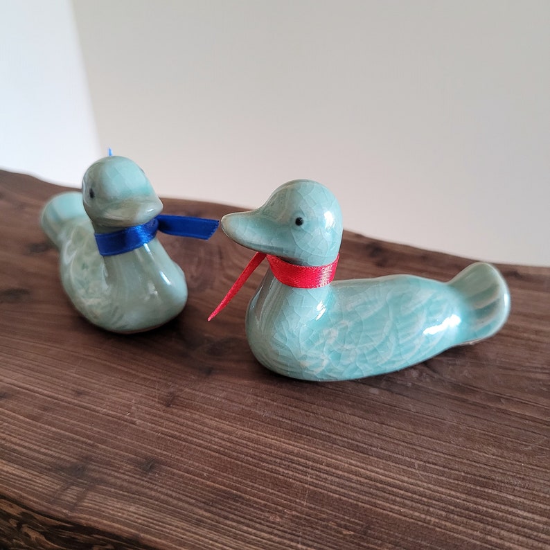 Handmade Korean Miniature Celadon Ceramic Geese, Home Decor, Wedding Gift by Master Potter Hyo Chun imagem 3