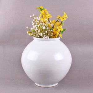 Handmade Korean Matte Baekja White Porcelain Moon Jar (달 항아리)