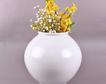 Handmade Korean Matte Baekja White Porcelain Moon Jar (달 항아리)