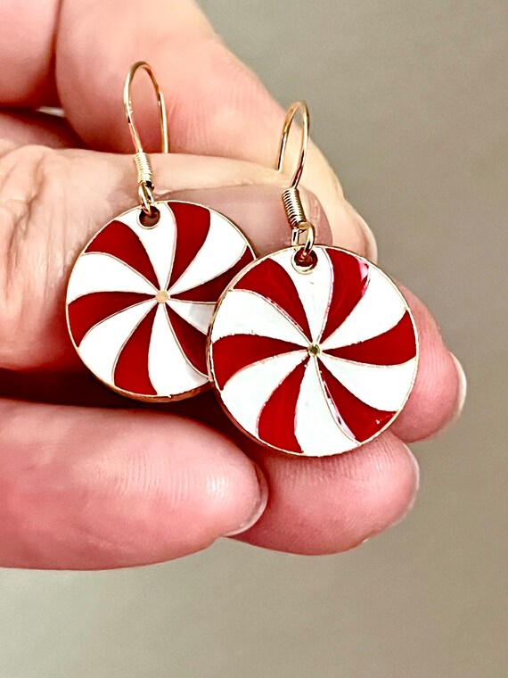 Red & White Peppermint Candy Christmas Dangle Earrings – Cute Holiday Accessory, Plastic With Surgical Steel Wires (H276)
