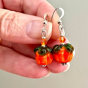 Halloween pumpkin earrings, lampwork glass pumpkins, fall earrings, Halloween earrings