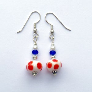 Stars and Stripes earrings, July 4 drop earrings, beaded patriotic earrings, American flag earrings
