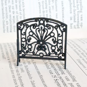 1:24 Romantic Fire Screen dollhouse miniature kit