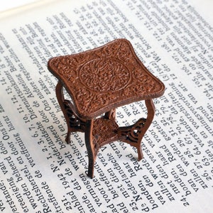 Wine Table - dollhouse miniature kit 1:24
