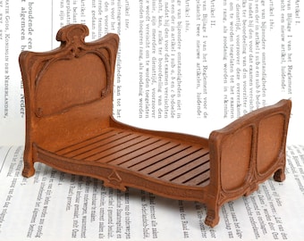 Art Nouveau Bed - dollshouse miniature 1:24 kit
