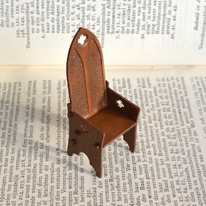 1:24 Gothic Chair dollhouse miniature kit