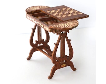 Sedia in miniatura per casa delle bambole in stile Art Nouveau, scala 1:24 - Italia