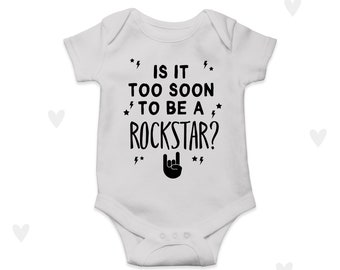 Spreadshirt Body Bébé Bio Manches Courtes "Born To Be A Rock Star" – Cadeau Rock Pour Bébé, 100% Coton Bio, Design Fun Music