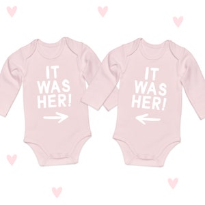 Era ela! Conjunto de crescimento de bebê para meninas gêmeas Presentes de bebê personalizados Chá de bebê engraçado Manga longa