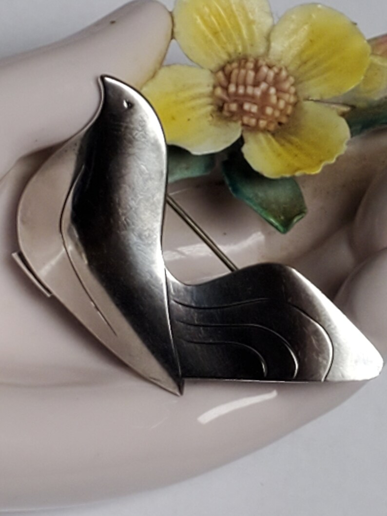 Denmark VW Fammik Signed Sterling Silver Mid Century Modern Modernist Wearable Art Abstract Peaceful Bird Dove Vintage Brooch Pin