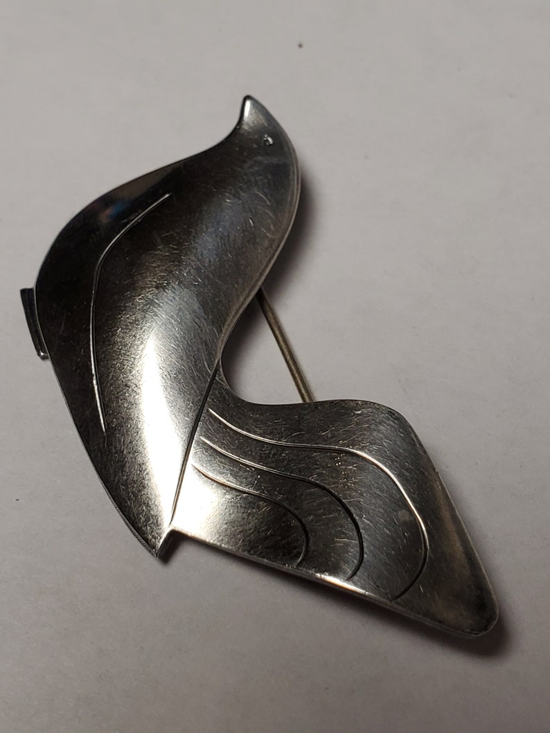 Denmark VW Fammik Signed Sterling Silver Mid Century Modern Modernist Wearable Art Abstract Peaceful Bird Dove Vintage Brooch Pin