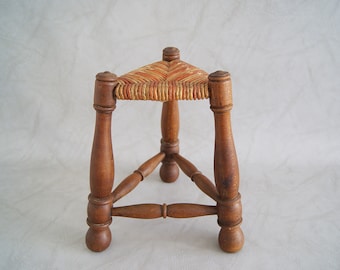 Tabouret trépied avec treillis, tabouret en bois massif, tabouret à trois pieds primitif