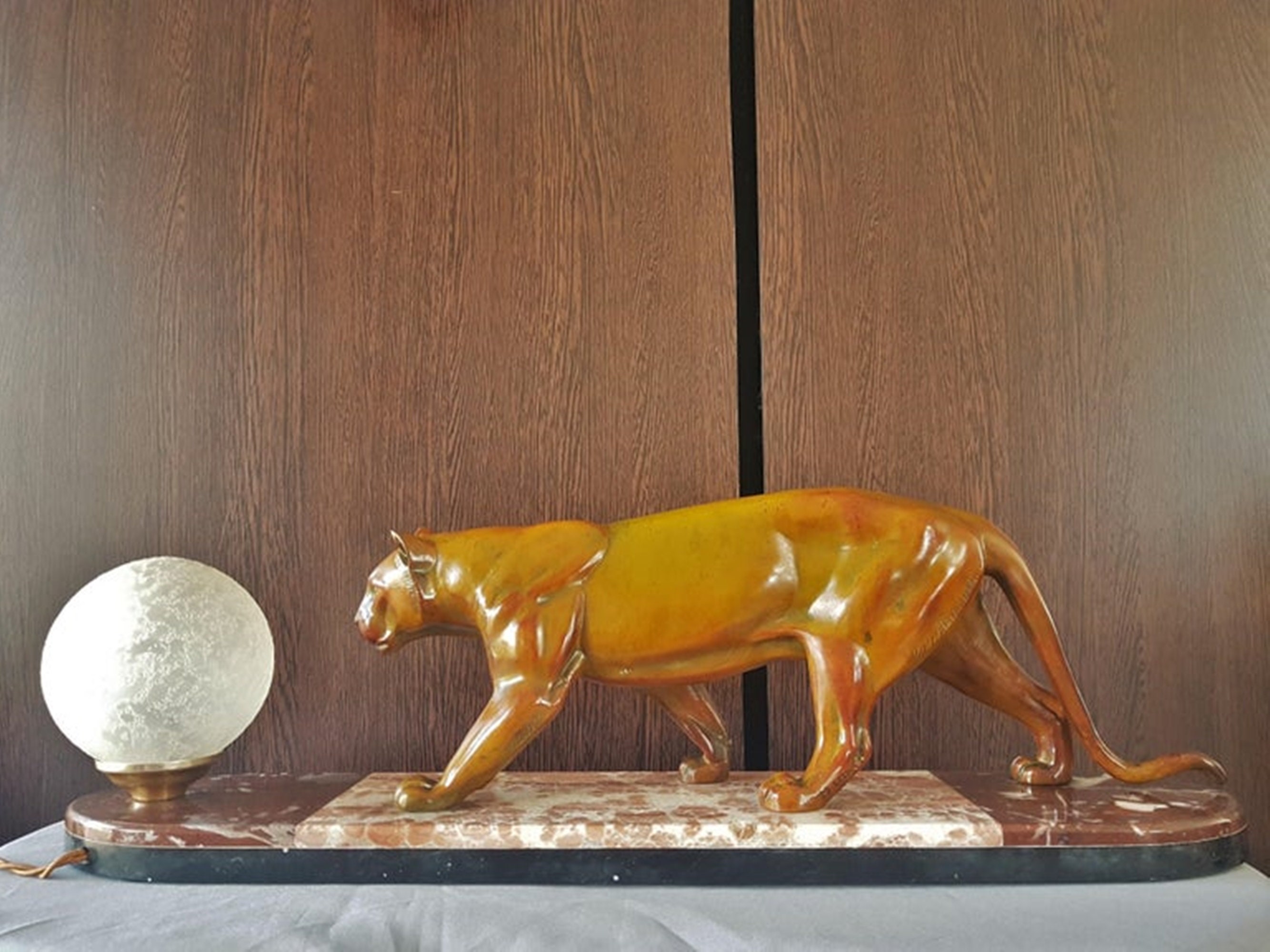 Bronze top cat lamp