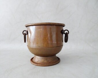 Copper flower pot with wrought iron handles, old copper kettle with handle, small metal bucket, plant pot