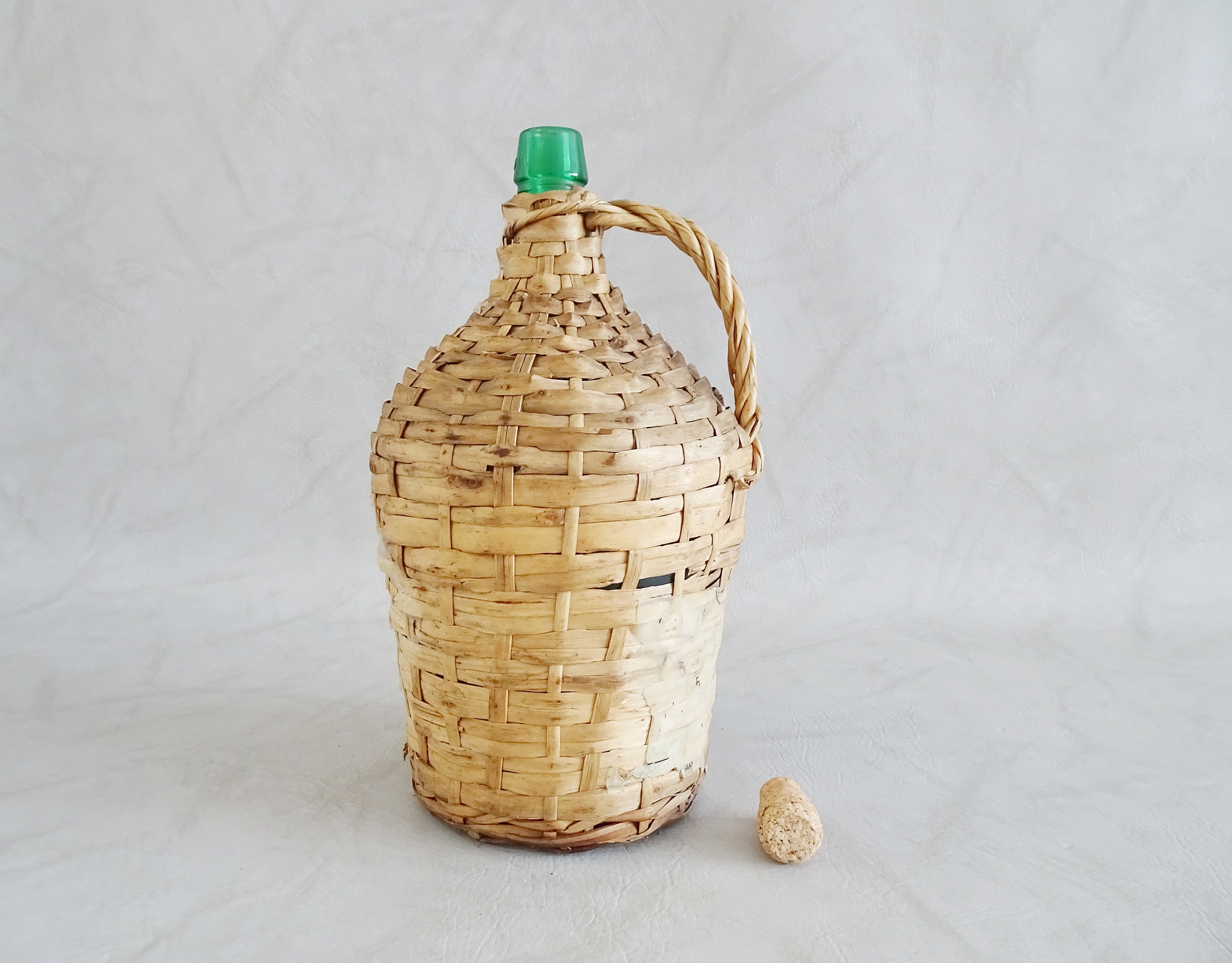 Basket bottle with handle, willow basket bottle, glass balloon, kitchen