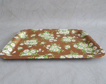 large metal serving tray with retro daisy pattern