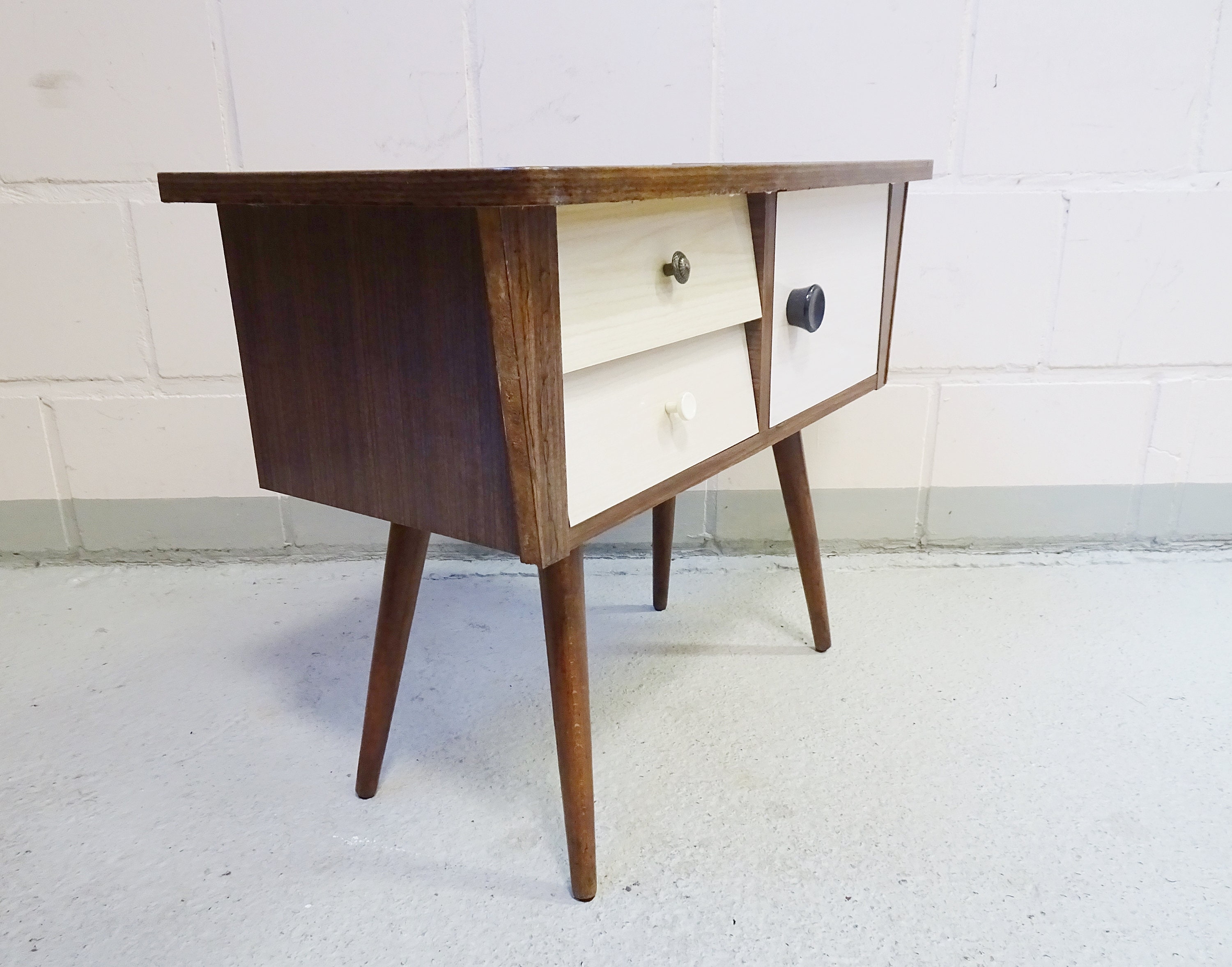 small 50s chest of drawers from Formica, Mid Century console, hallway