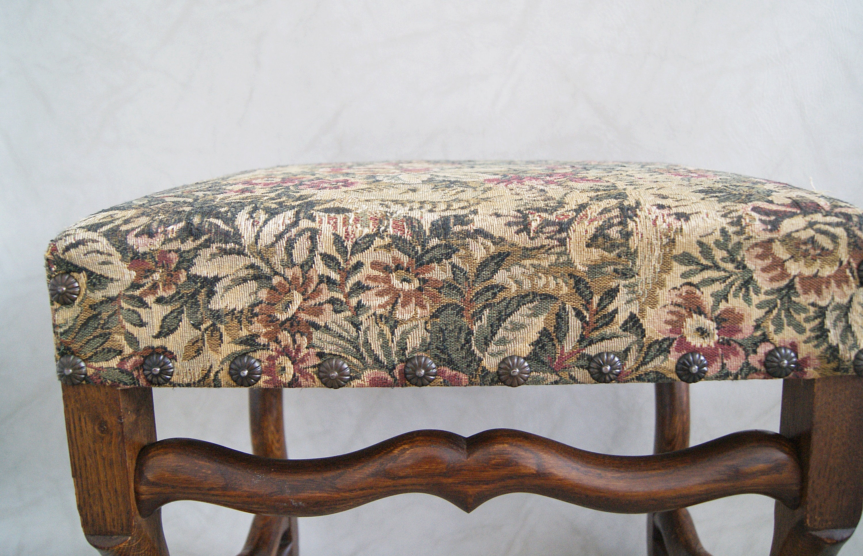 Upholstered bench with tapestry pattern, wooden stool upholstered