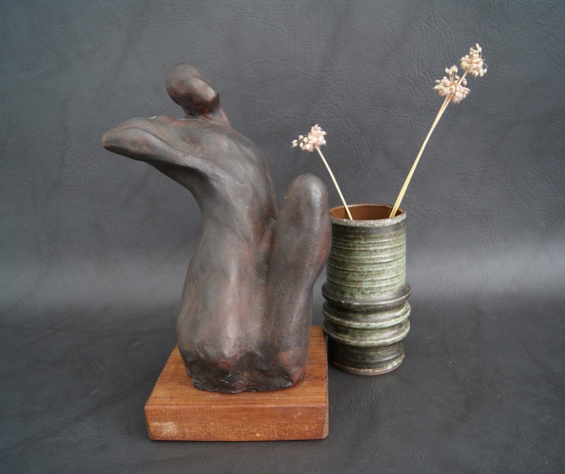 handgeformte Gips Skulptur mit bronze patiniert auf Holzsockel, abstrakte Kunst Figur Bild 7