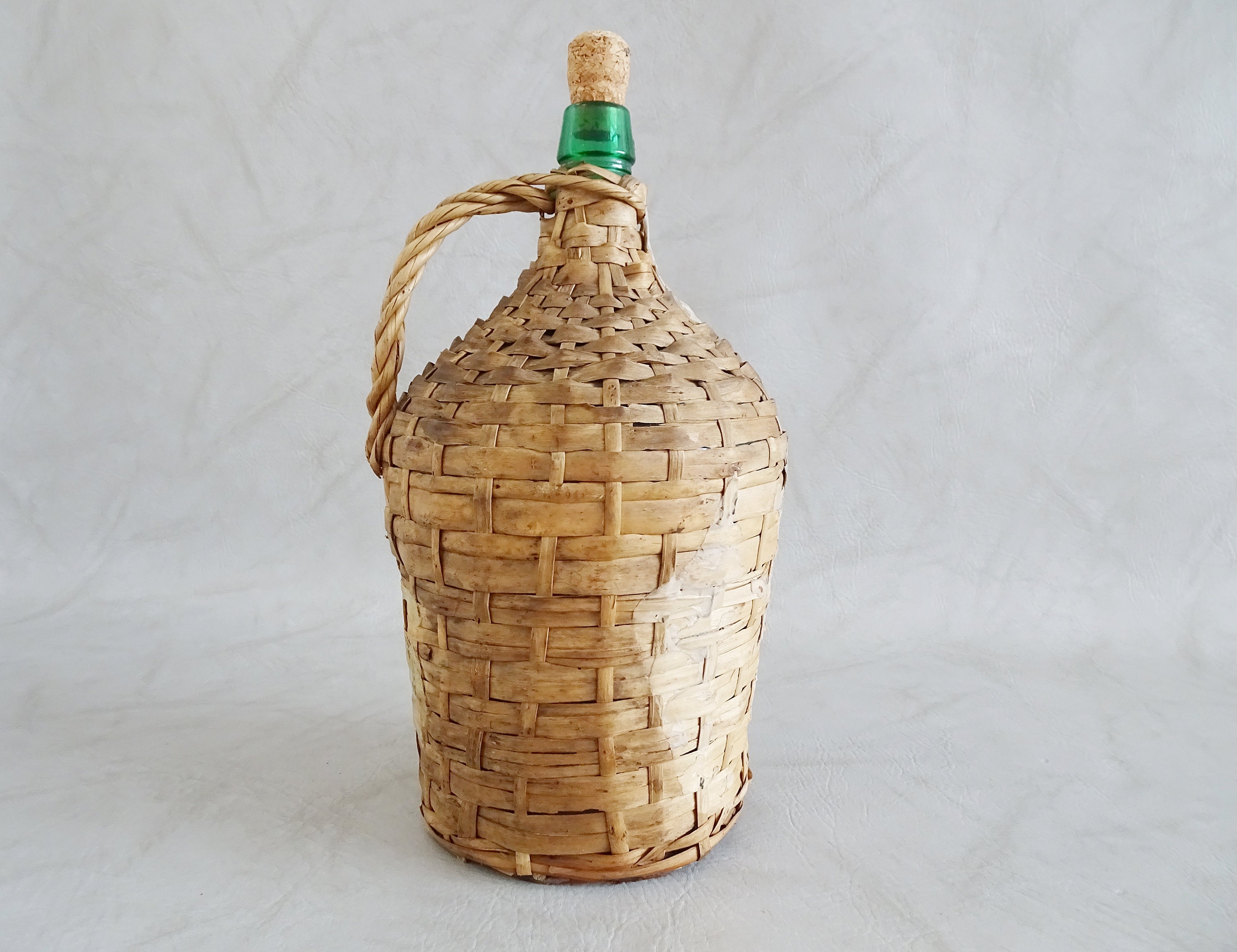 Basket bottle with handle, willow basket bottle, glass balloon, kitchen
