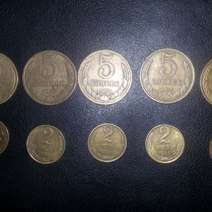 a set of coins 10 pieces of the USSR 5 kopecks and two kopecks / coins for decor
