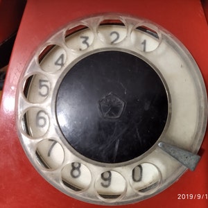 Vintage phone TAN red color. Desk phone. rotary phone. Disk phone. Vintage phone USSR. Red phone. Vintage phone TAN red color image 6