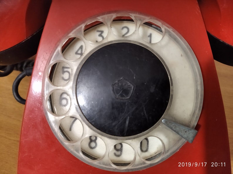 Vintage phone TAN red color. Desk phone. rotary phone. Disk phone. Vintage phone USSR. Red phone. Vintage phone TAN red color image 6