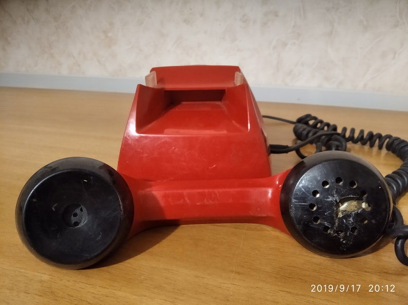 Vintage phone TAN red color. Desk phone. rotary phone. Disk phone. Vintage phone USSR. Red phone. Vintage phone TAN red color image 4