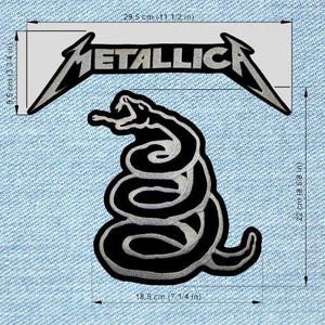 May include: Embroidered patch with the band name "METALLICA" in silver and black, above a coiled snake design. The patch is 29.5 cm wide and 22 cm tall. The snake design is black with silver detailing.