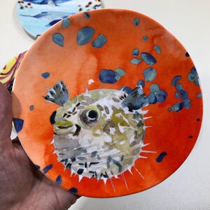 Anthropologie 'Under the Sea' MELAMINE COCKTAIL PLATES 6" Set of 4 ~ Multicolor Beach Ocean Canapé Dishes w/ Pufferfish, Octopus & Whales zdjęcie 5