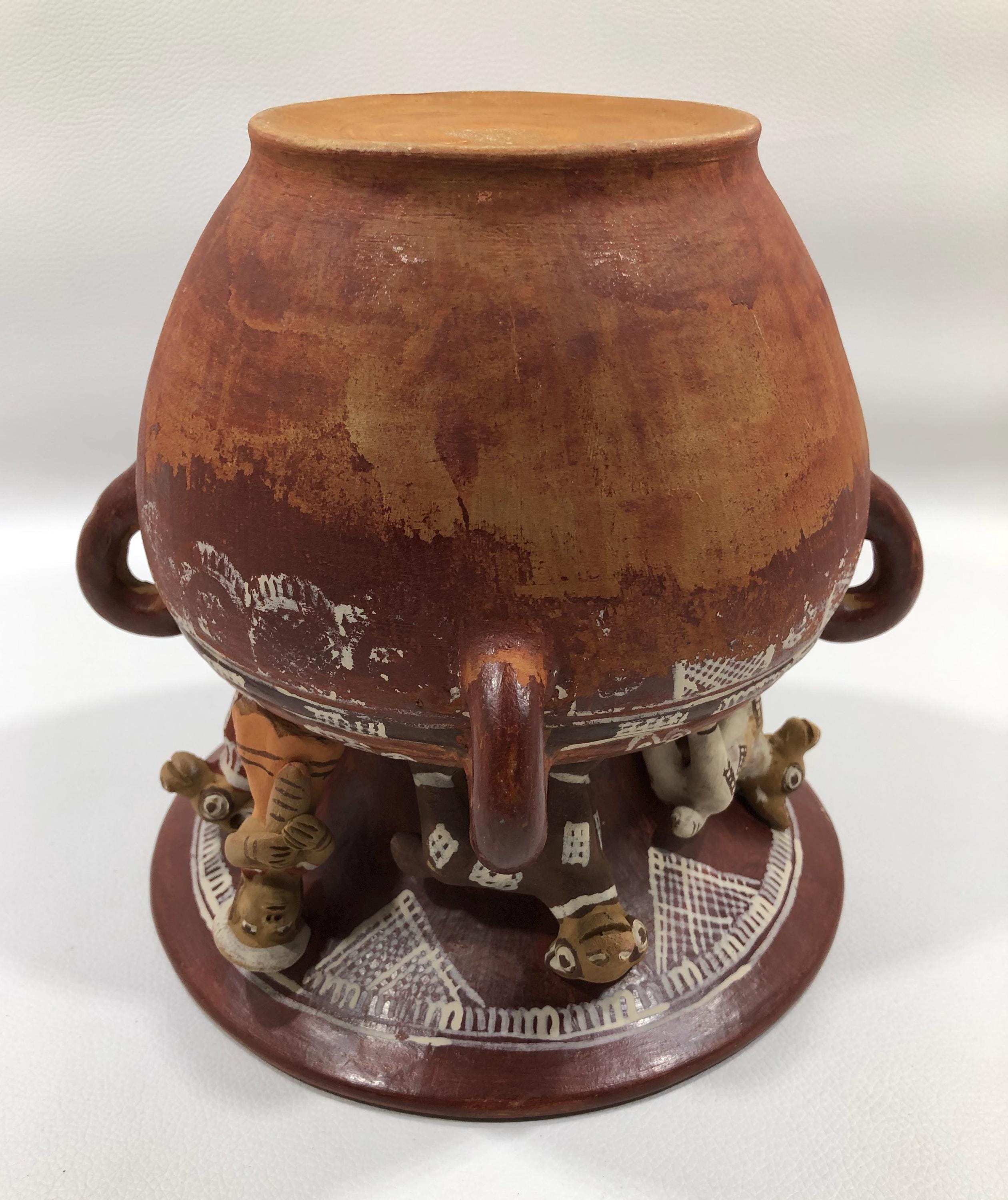 Peruvian QUINUA HARVEST VASE W/ Sculpted Animals & Woman 8