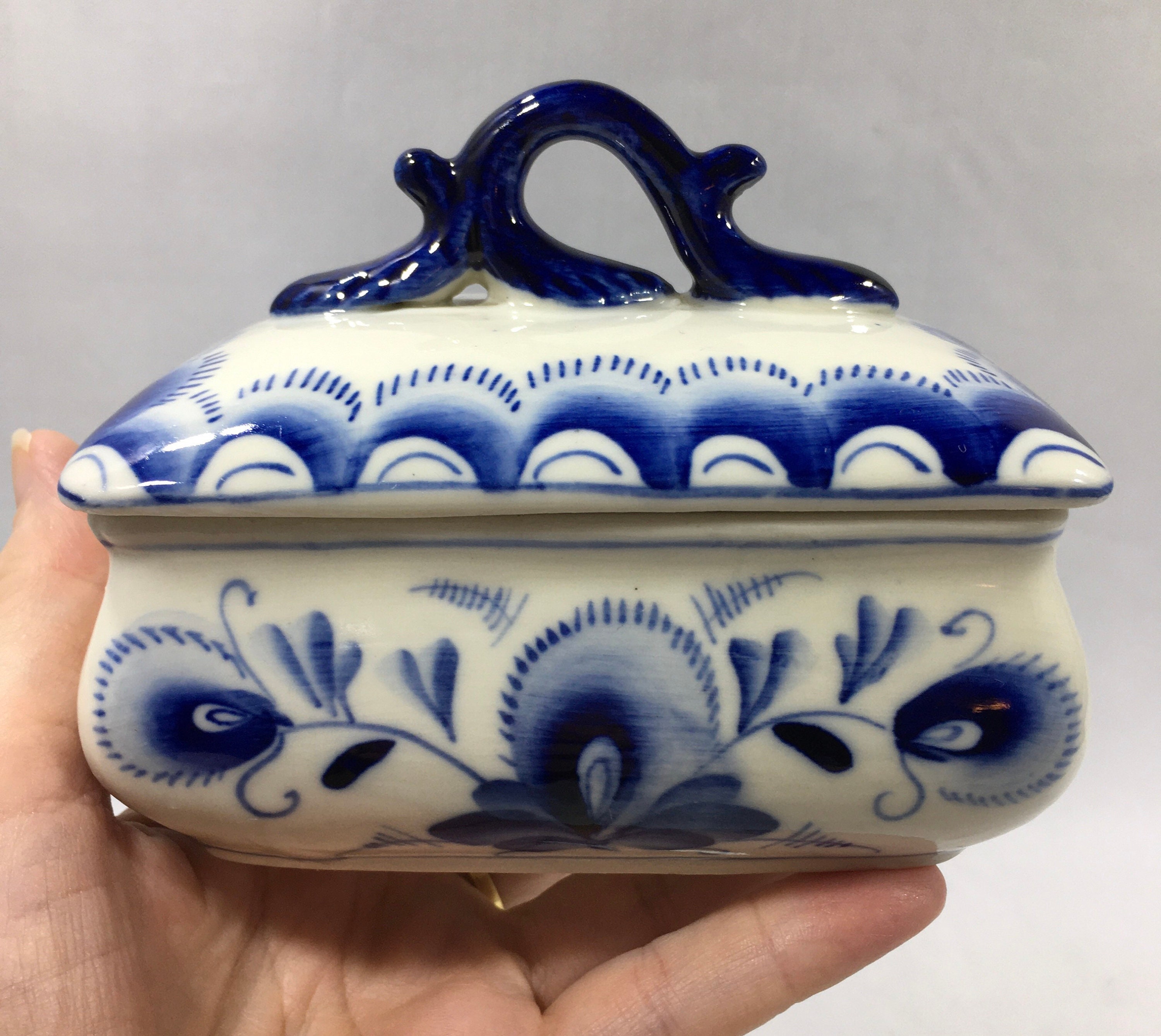 RUSSIAN GZHEL PORCELAIN Trinket Box W/ Lid ~ Rectangular RUSSIAN GZHEL PORCELAIN Trinket Box W/ Lid ~ Rectangular