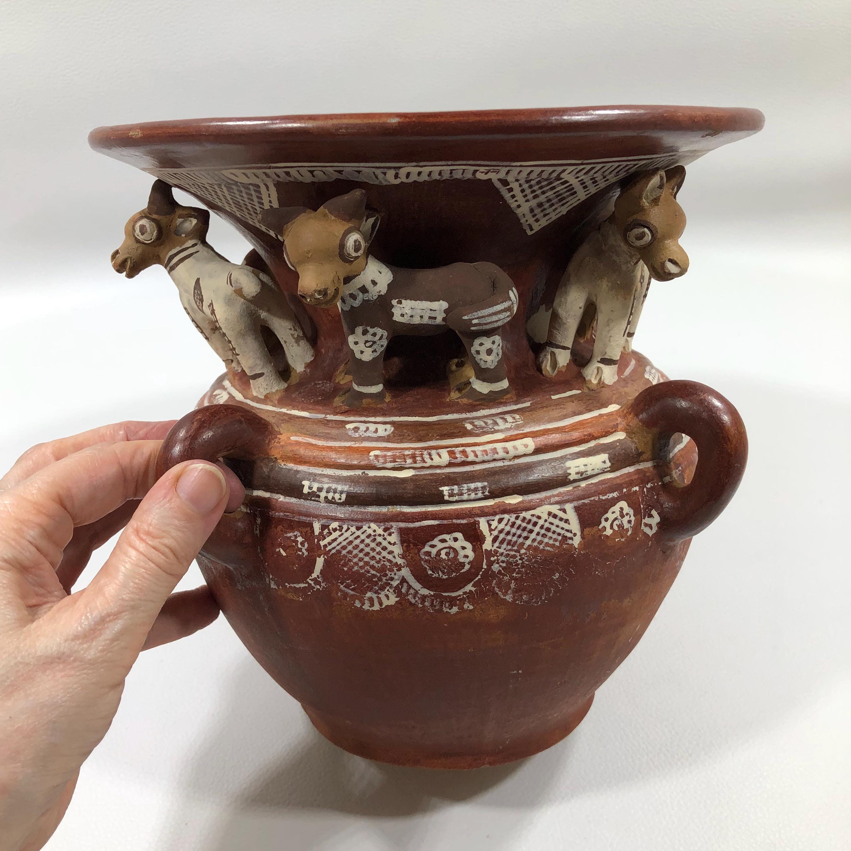 Peruvian QUINUA HARVEST VASE W/ Sculpted Animals & Woman 8