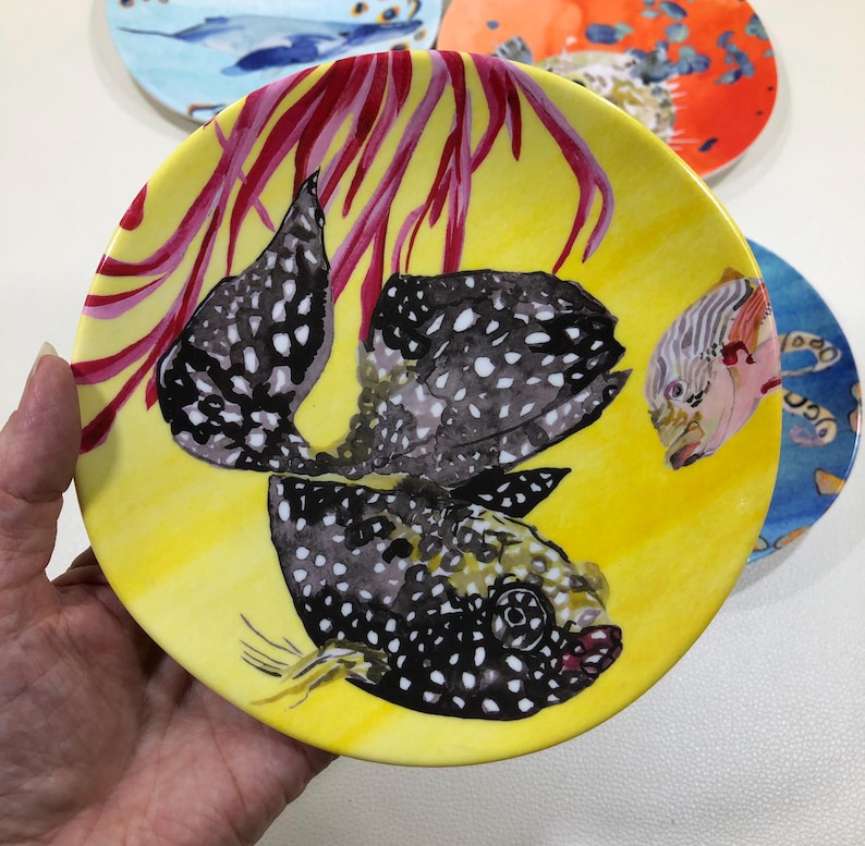 Anthropologie 'Under the Sea' MELAMINE COCKTAIL PLATES 6" Set of 4 ~ Multicolor Beach Ocean Canapé Dishes w/ Pufferfish, Octopus & Whales zdjęcie 2